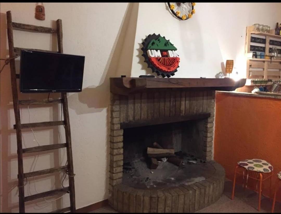 Umbria In Bike B&B Foligno Exterior foto